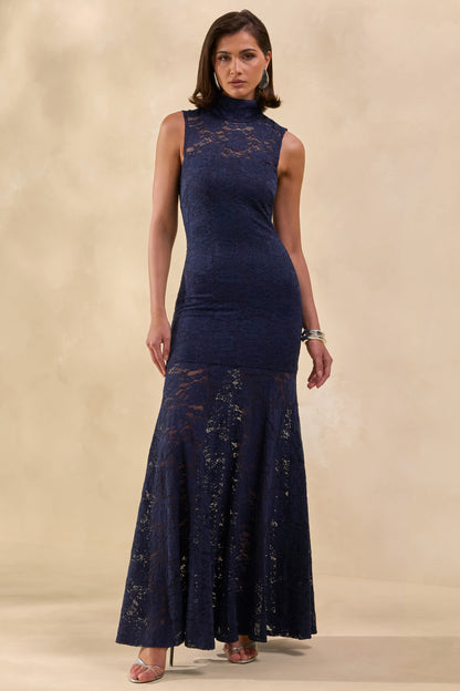 Esalyn | Vestido Largo Azul Marino De Encaje Con Cuello Alto Y Falda Transparente