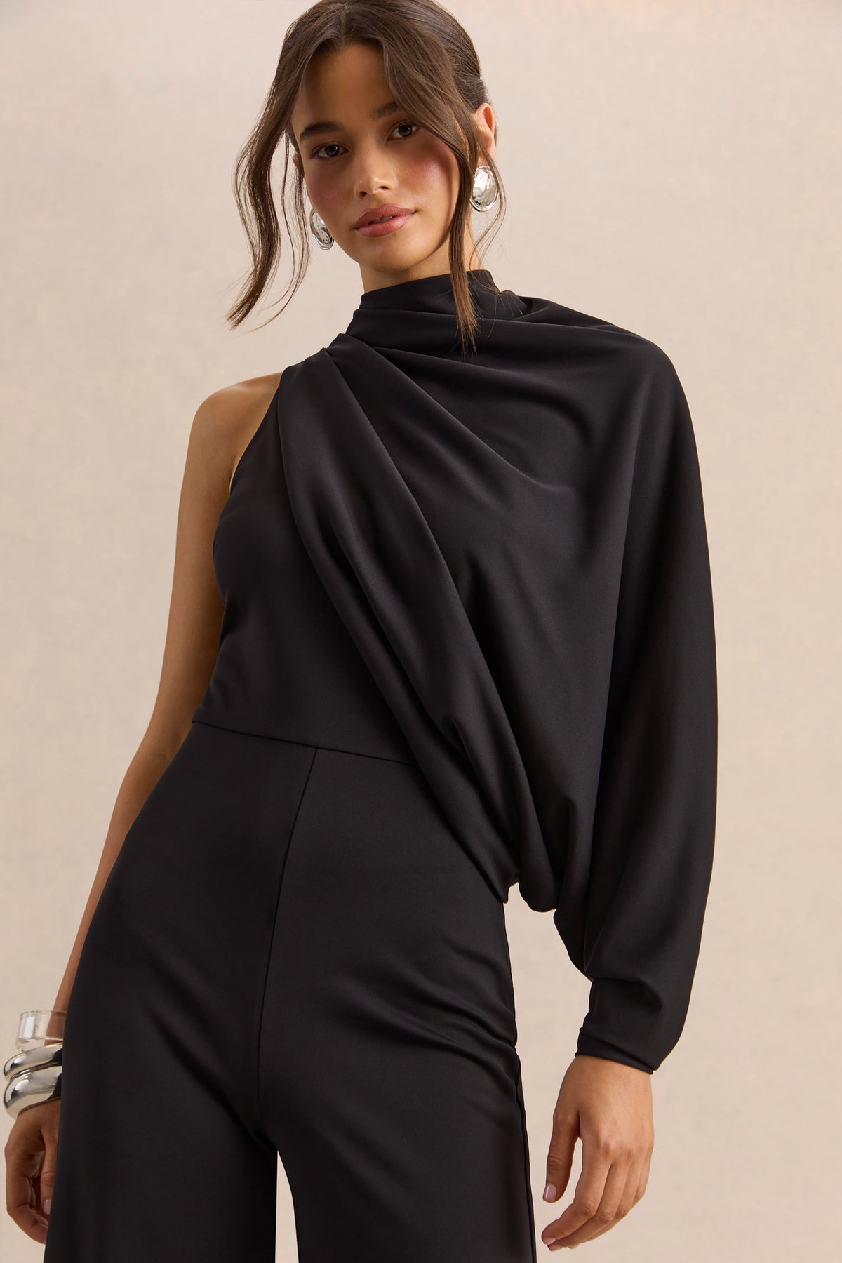 Emoria | Mono Negro de Cuello Alto con Una Manga Larga