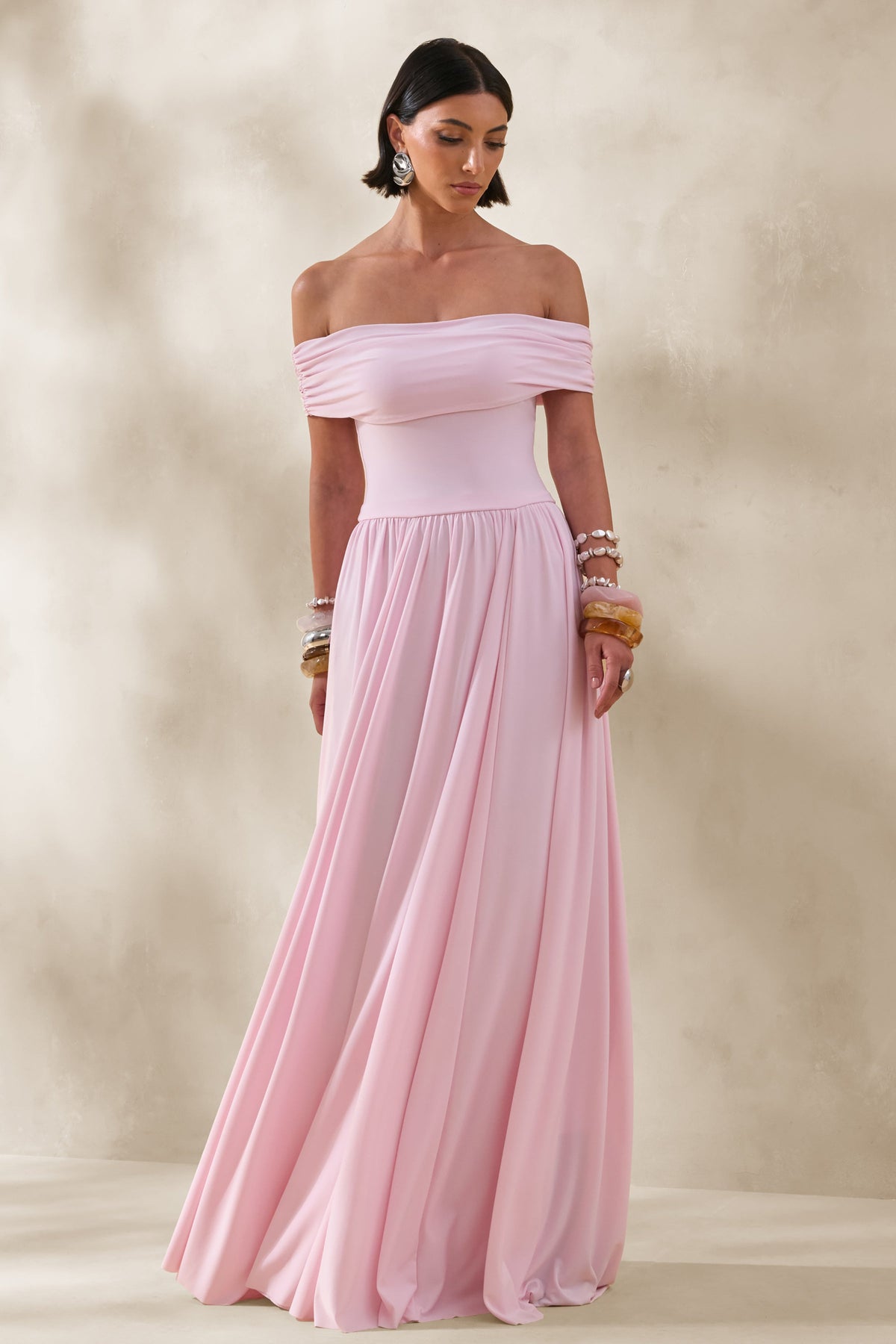 Cindie | Vestido Largo Rosa De Jersey Con Escote Bardot Y Detalles Fruncidos