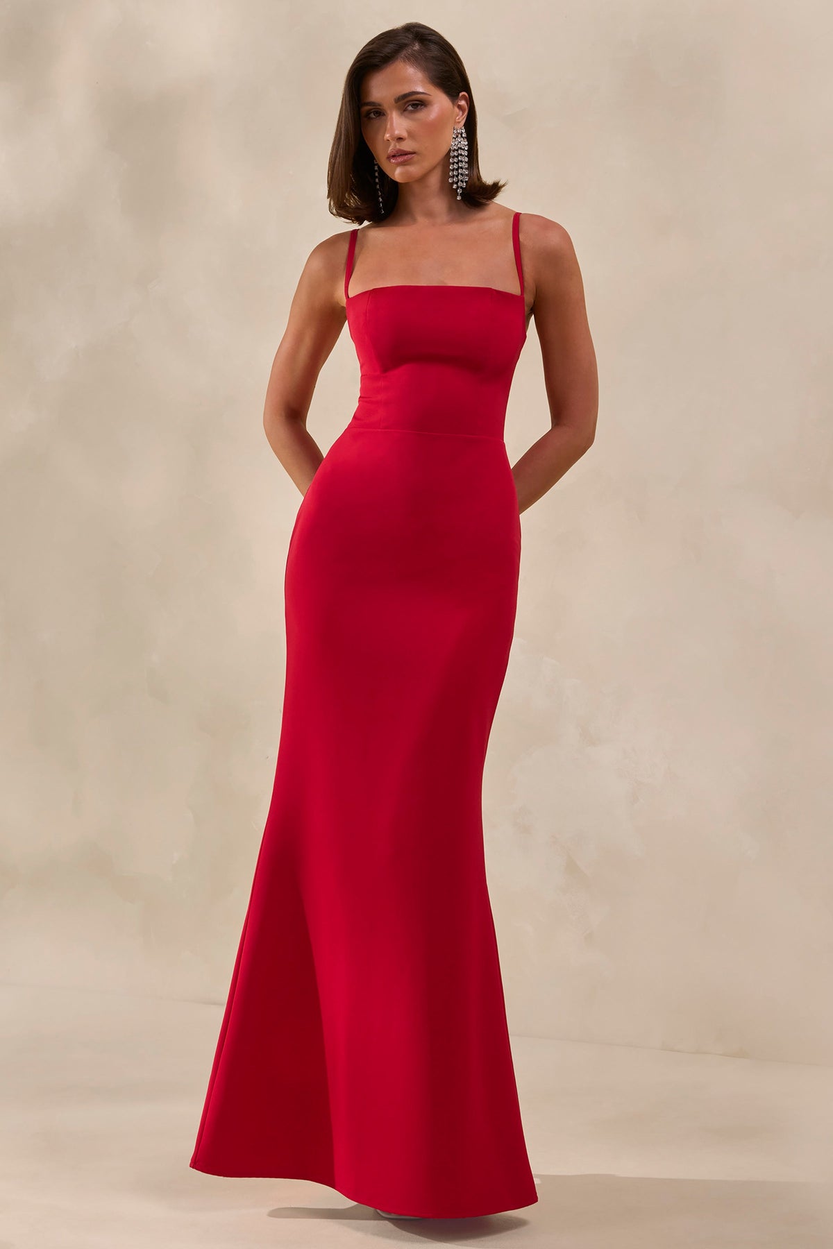 Zavira | Vestido Largo Rojo de Escote Cuadrado