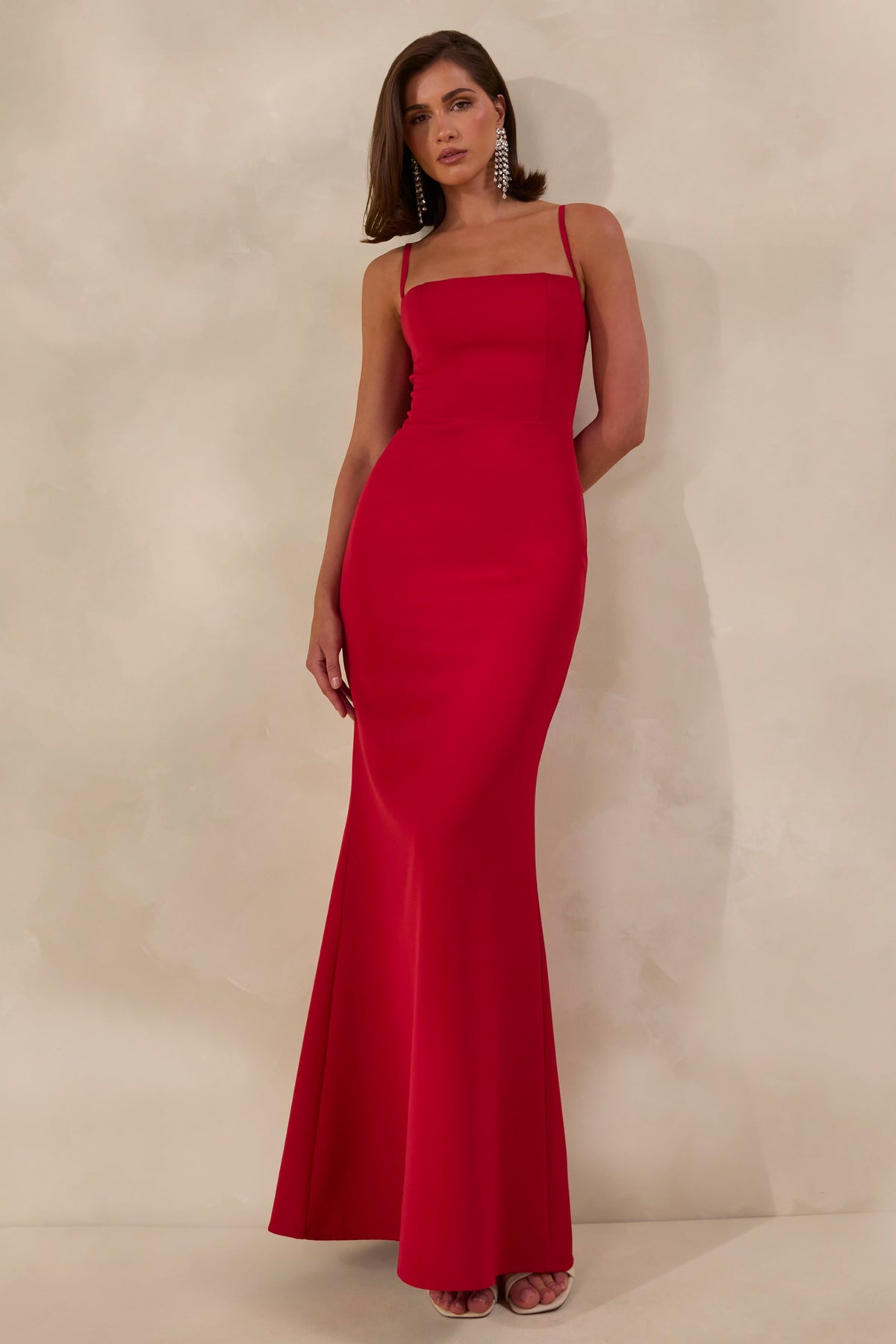 Zavira | Vestido Largo Rojo de Escote Cuadrado