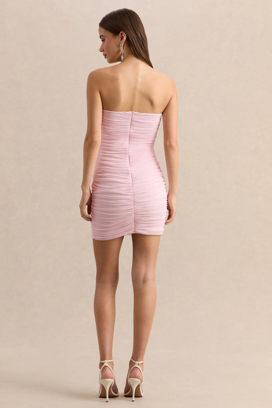 Merisse | Vestido Corto Rosa Claro De Malla Premium Con Escote Bandeau Y Detalle Fruncido