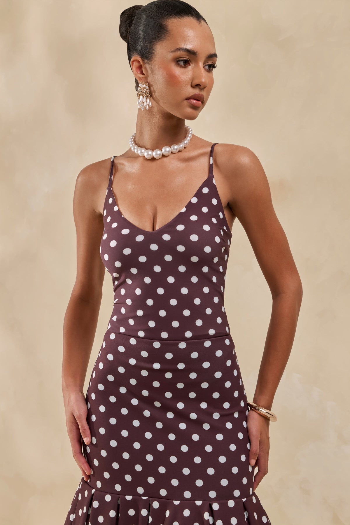 Rayna | Body Marrón De Lunares Con Escote En V