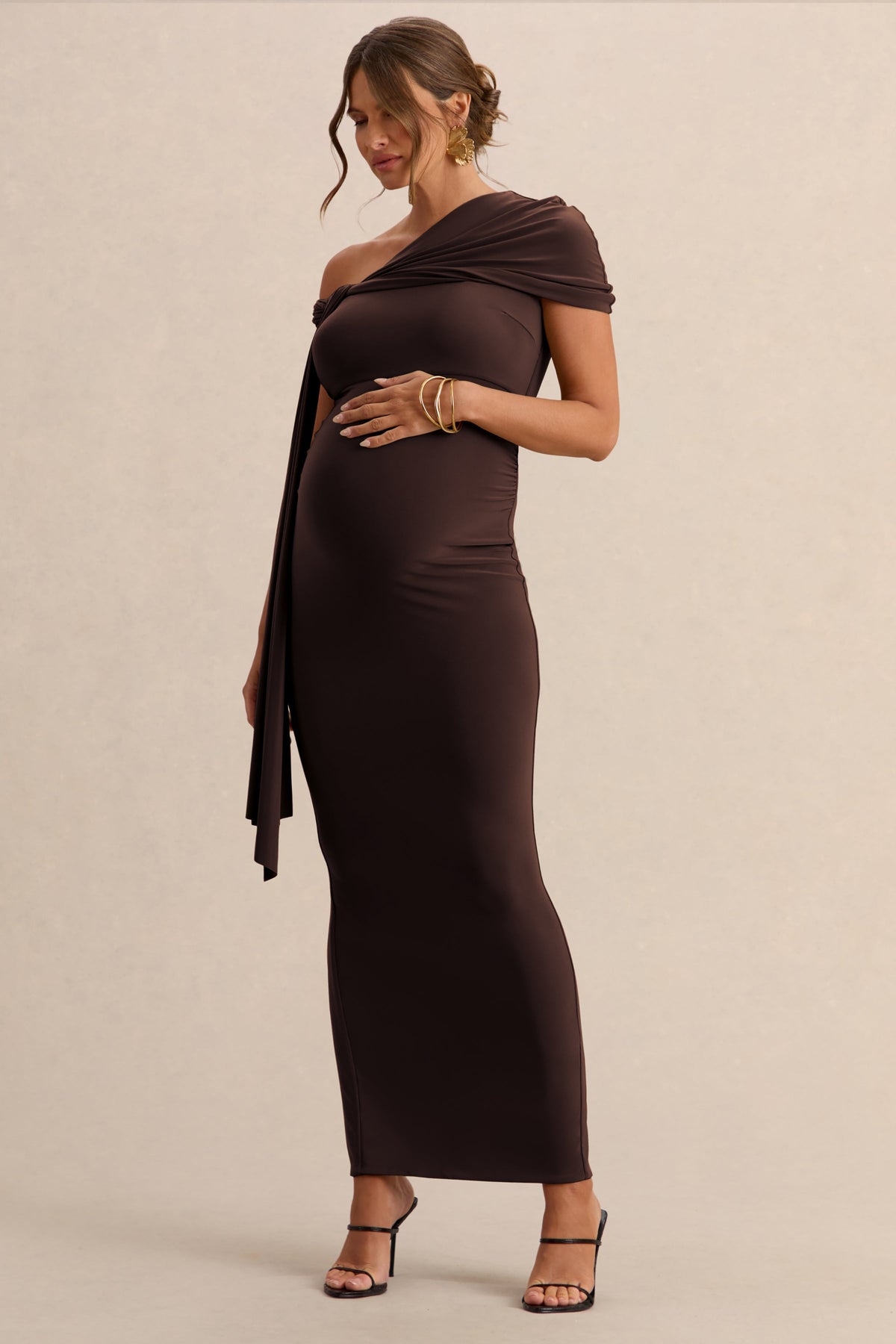 Isela | Vestido Largo Marrón oscuro Premamá de Escote Asimétrico con Detalle de Fajín