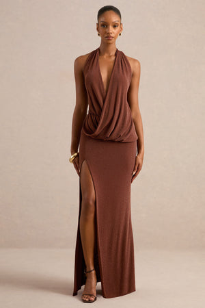 Velia | Vestido largo color champán con escote extremadamente pronunciado y abertura alta delantera