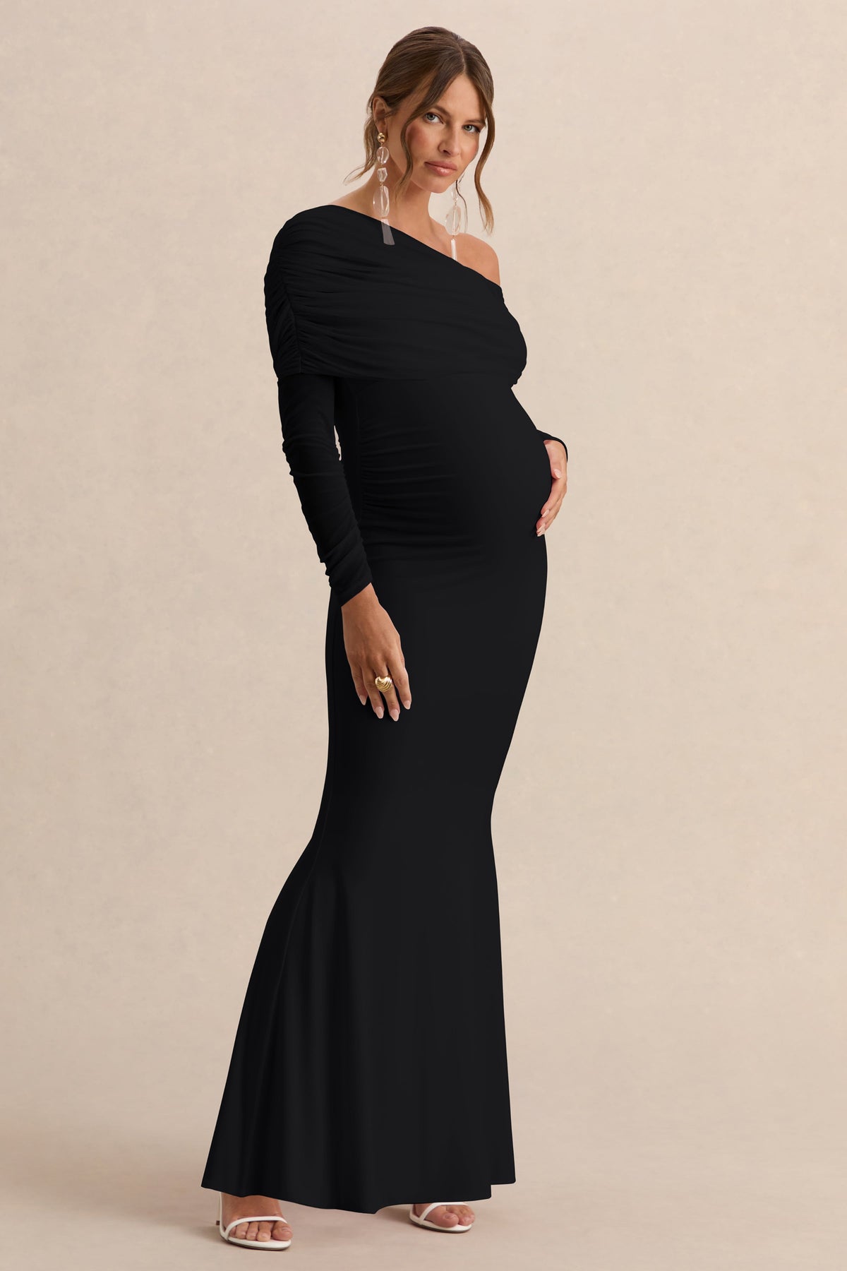 Ianthe | Vestido Largo Premamá Negro Con Escote Asimétrico Y Mangas Largas De Malla