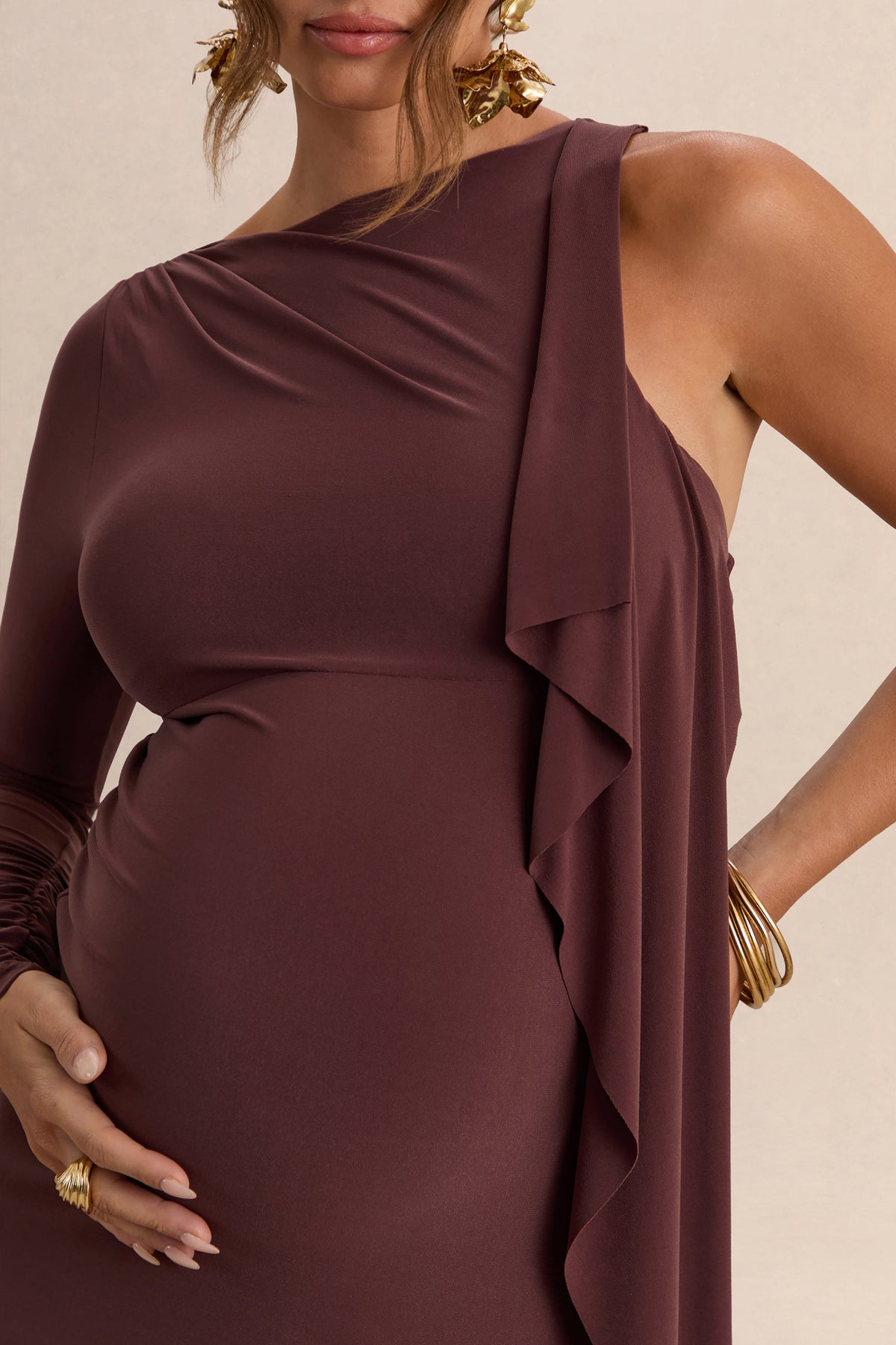 Emanuela | Vestido Largo Premamá Marrón Oscuro Con Escote Barco Y Detalle De Cinta