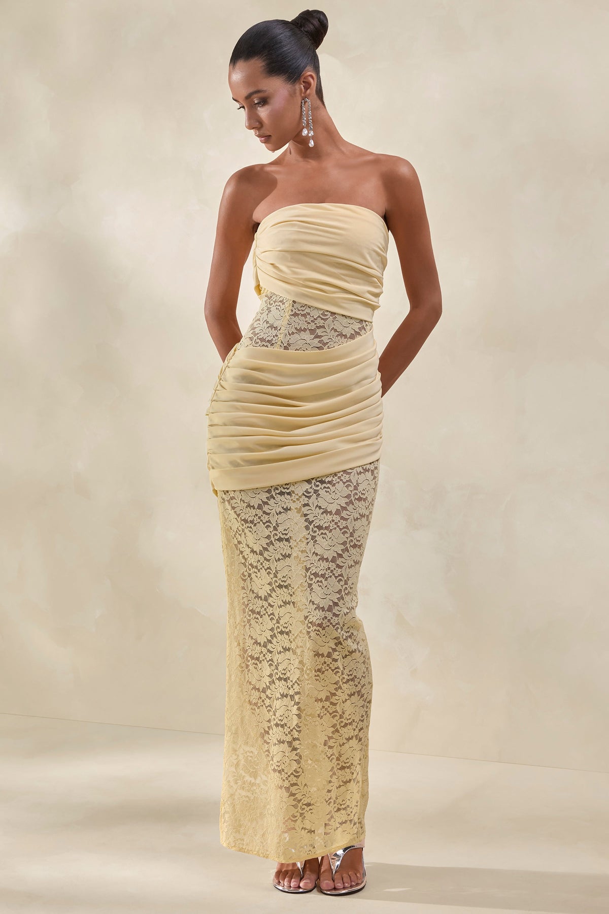 Lalita | Vestido Largo Limón de Encaje y Satén Bandeau con Detalle Cruzado