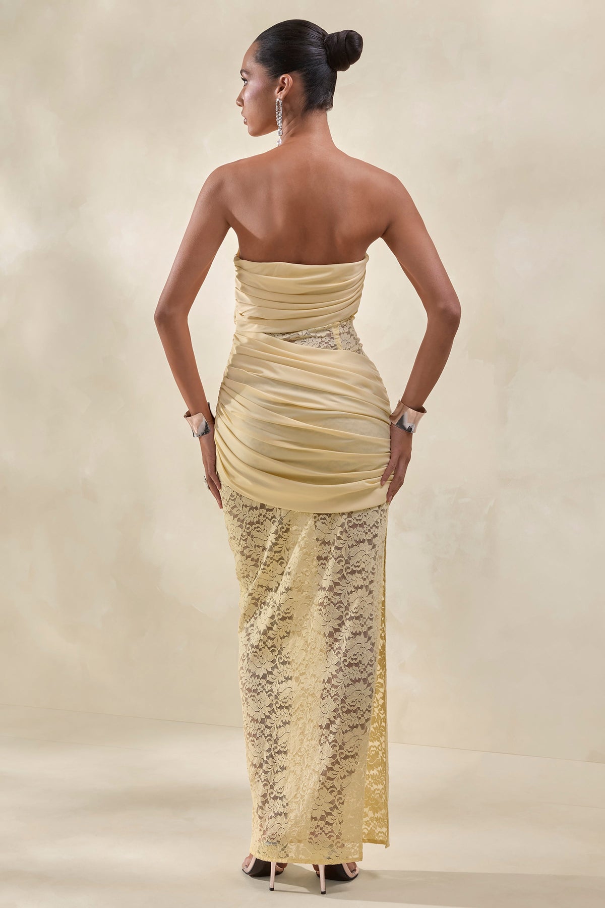 Lalita | Vestido Largo Limón de Encaje y Satén Bandeau con Detalle Cruzado