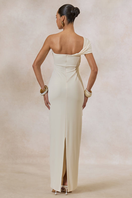 Airi | Vestido Largo Crema Con Escote Asimétrico, Detalle Fruncido Y Faja