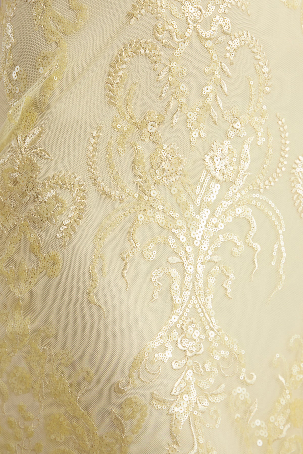 Galathea | Vestido Midi de Encaje Amarillo con Escote Palabra de Honor y Detalle de Cuello