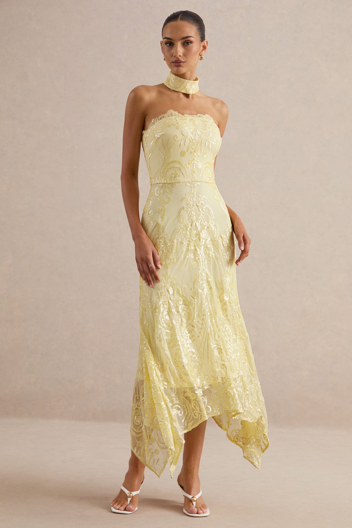 Galathea | Vestido Midi de Encaje Amarillo con Escote Palabra de Honor y Detalle de Cuello