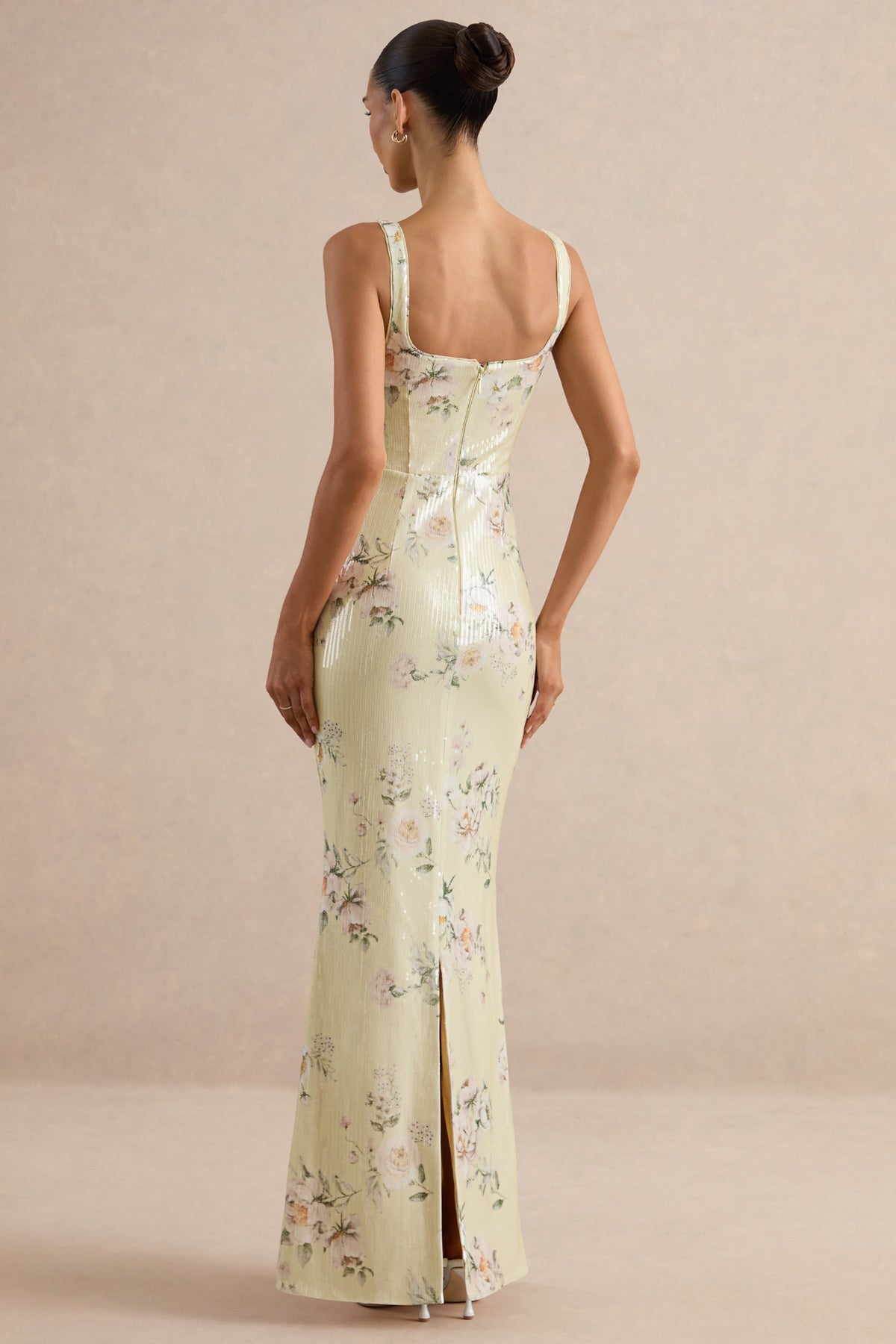 Danette | Vestido Largo de Lentejuelas con Estampado Floral en Tonos Limón y Escote Cuadrado