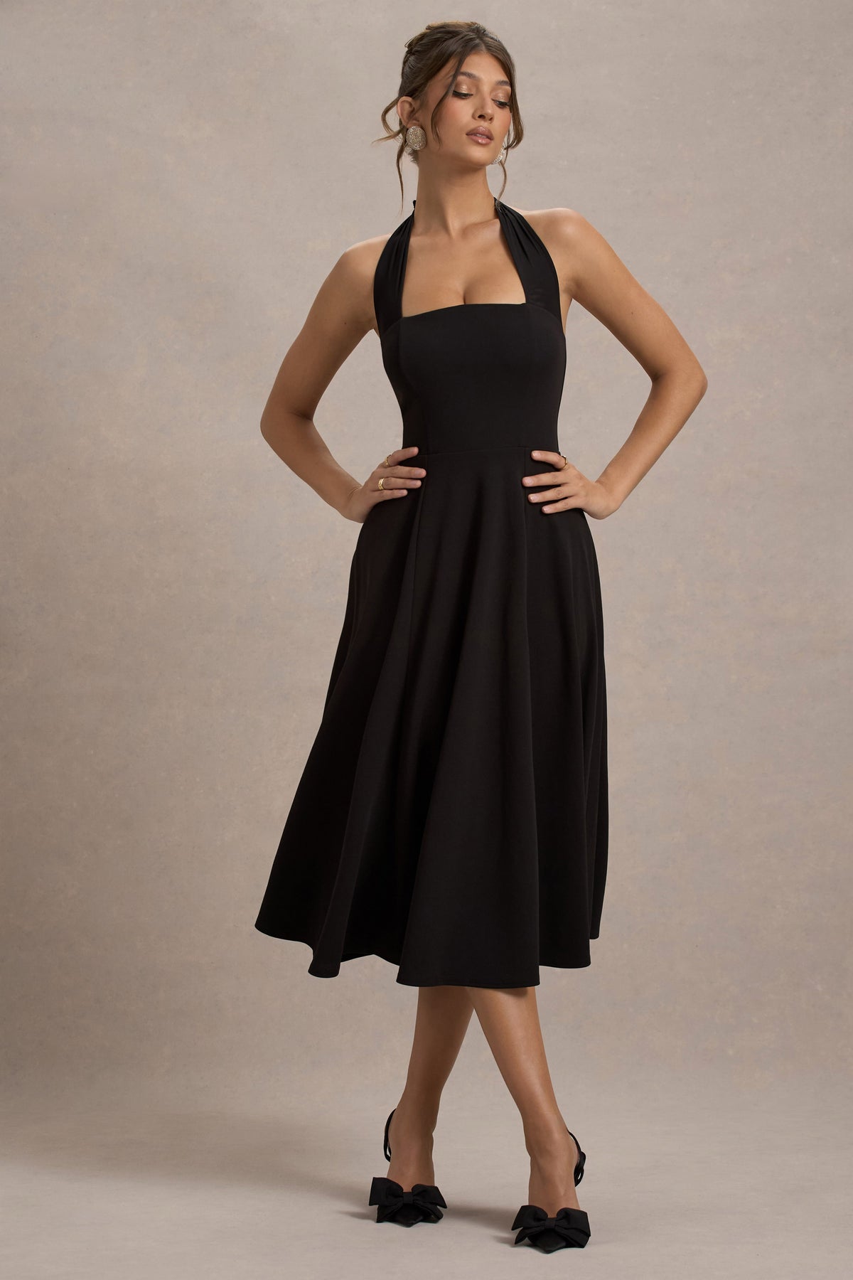 Auburn | Vestido Midi Negro con falda voluminosa y atado al cuello