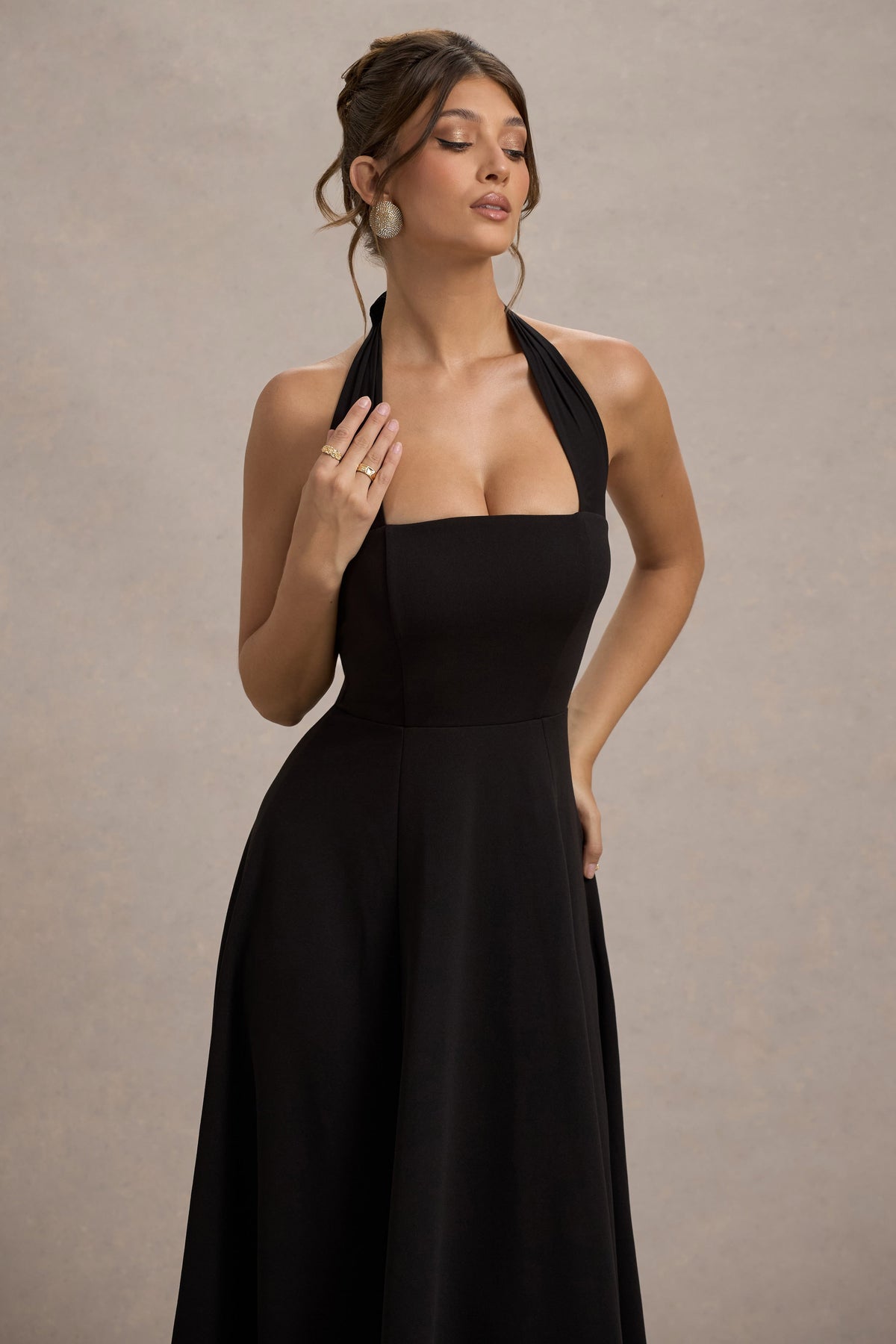 Auburn | Vestido Midi Negro con falda voluminosa y atado al cuello