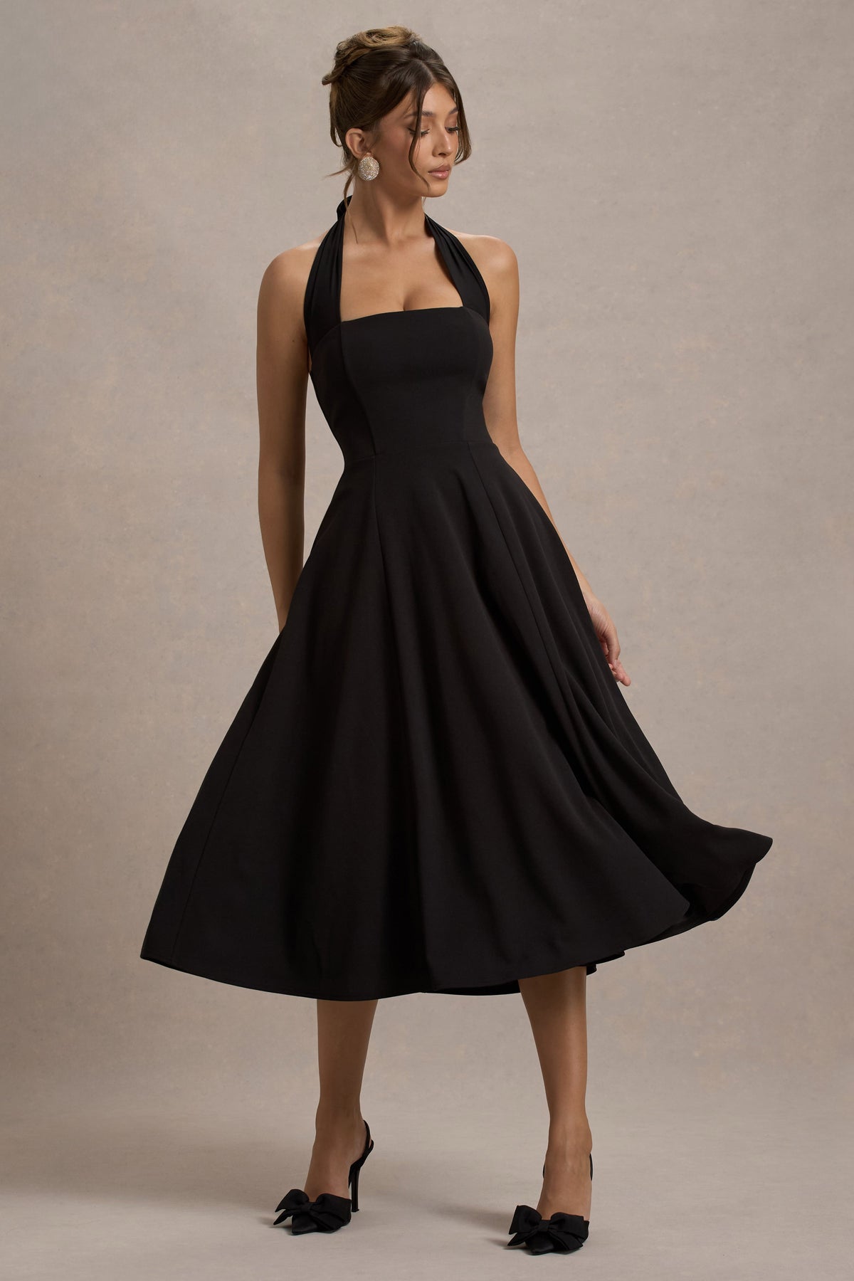 Auburn | Vestido Midi Negro con falda voluminosa y atado al cuello