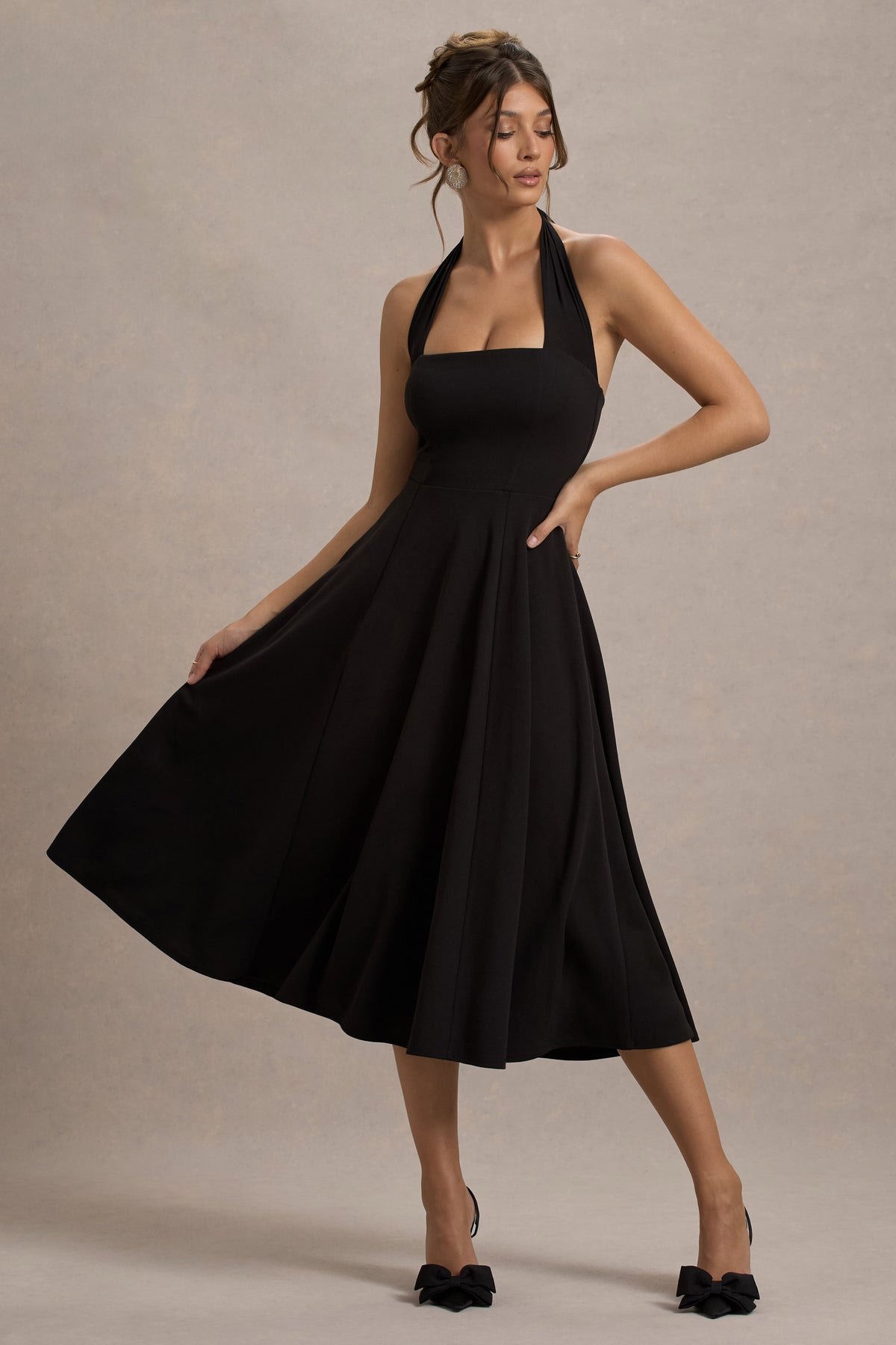 Auburn | Vestido Midi Negro con falda voluminosa y atado al cuello