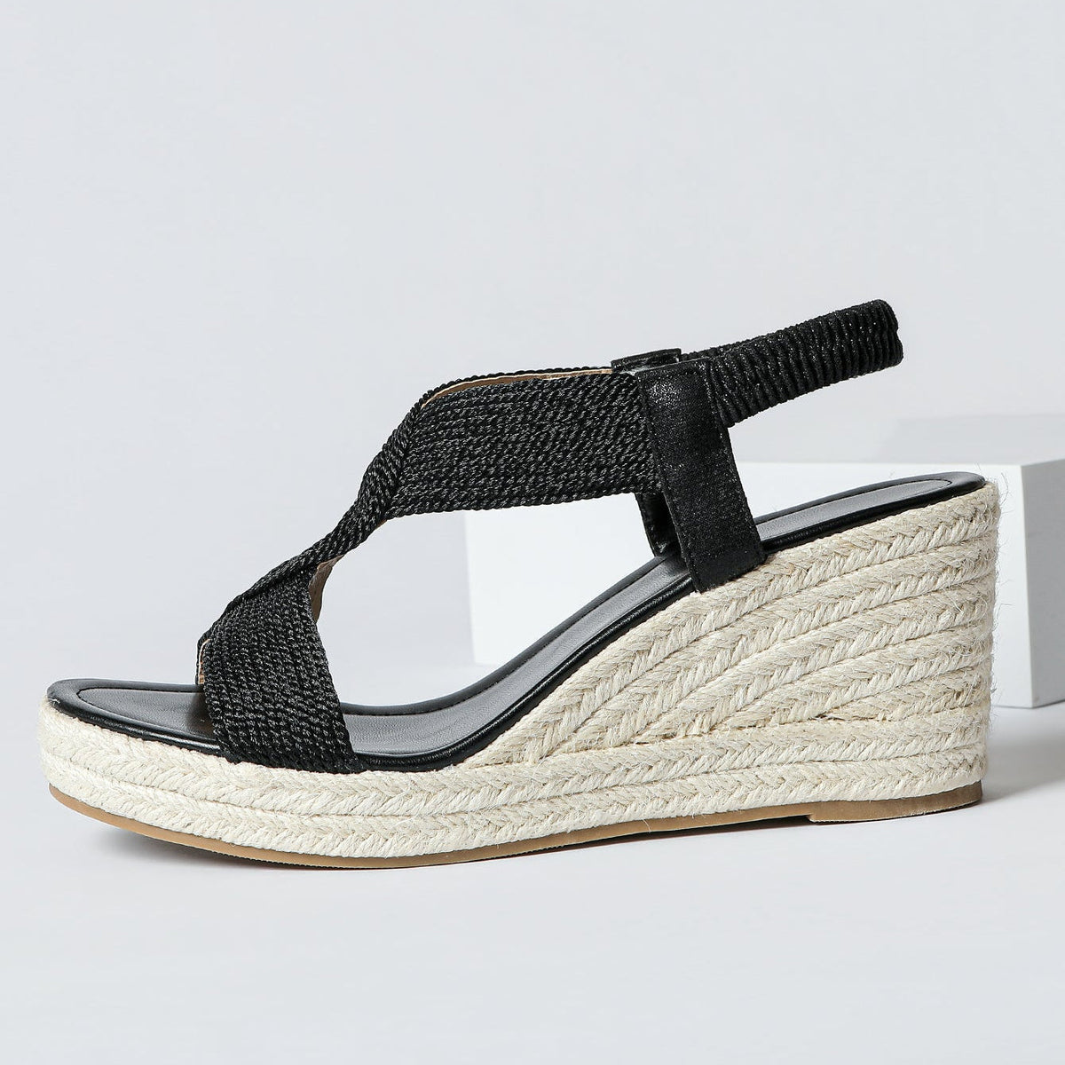 Patrizia | Geflochtene Keilsandaletten im Handmade-Stil