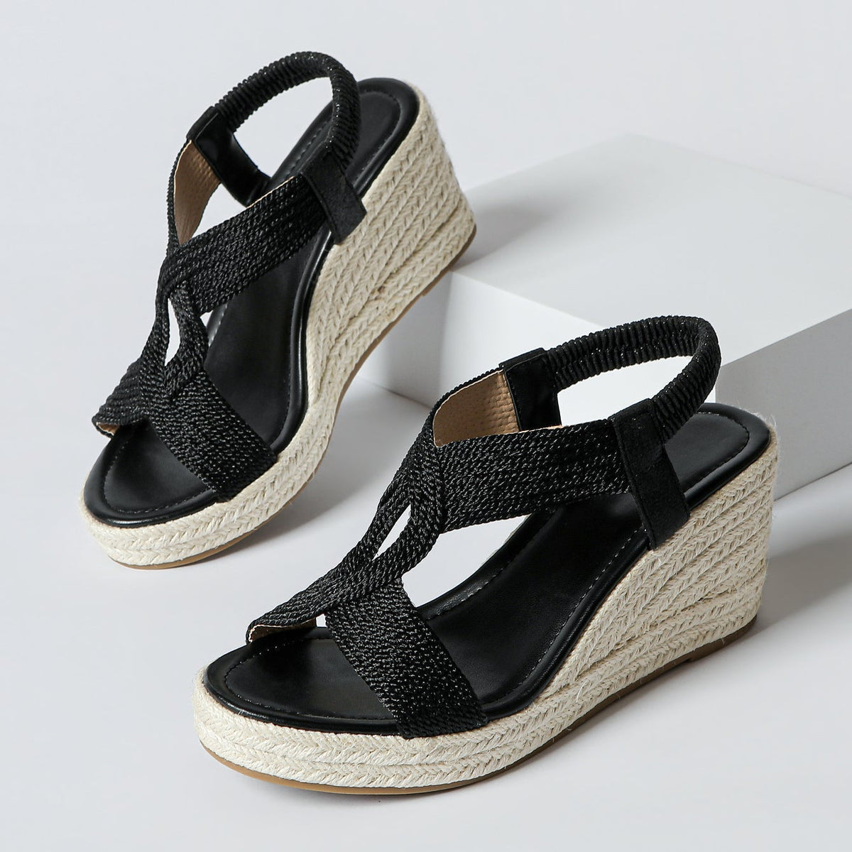 Patrizia | Geflochtene Keilsandaletten im Handmade-Stil