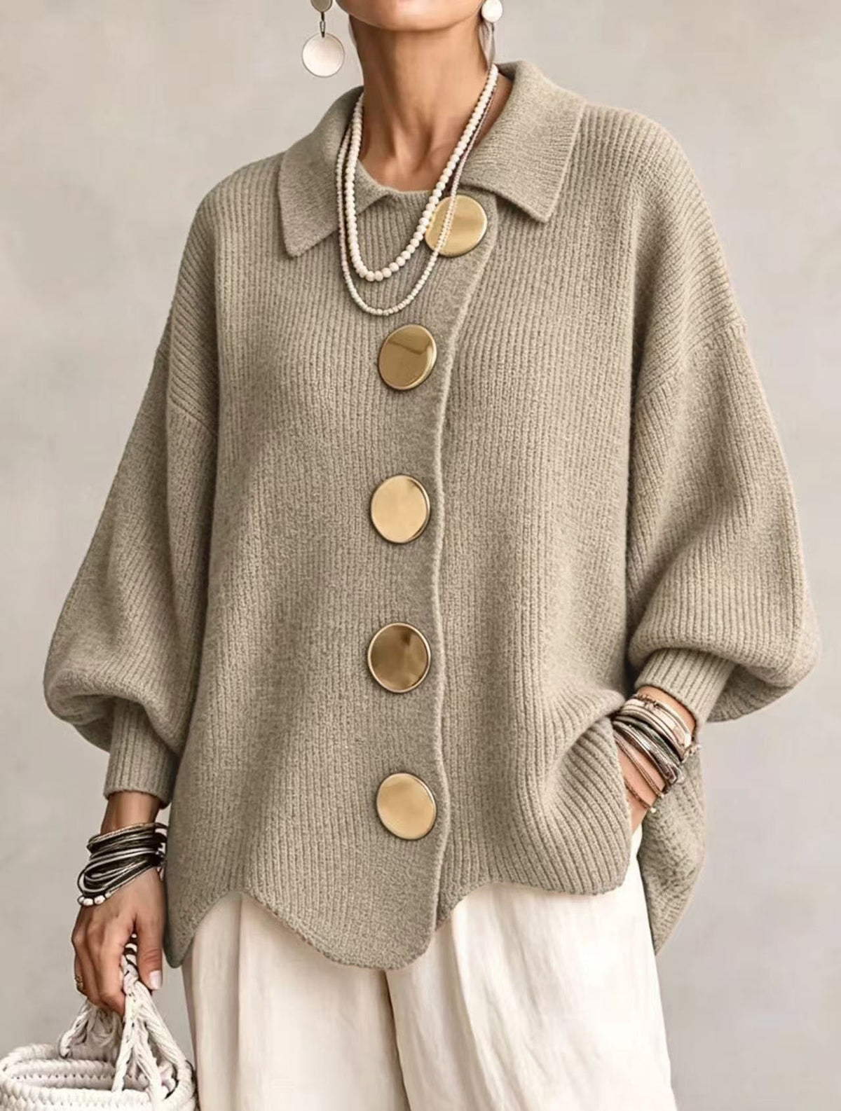 Annette™ | Elegante Oversize-Strickjacke mit großen goldenen Knöpfen