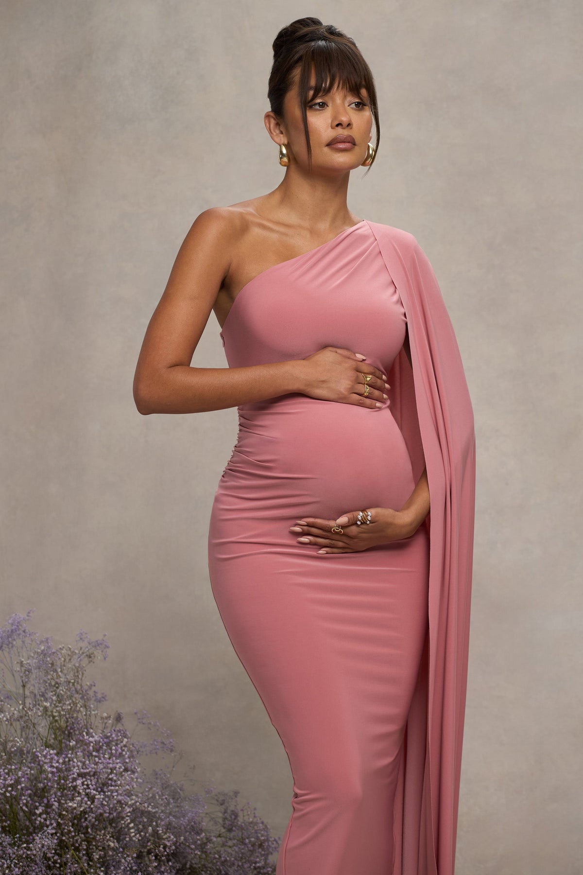 Amaryllis | Vestido Largo Rosa Empolvado de maternidad con una sola maga capa