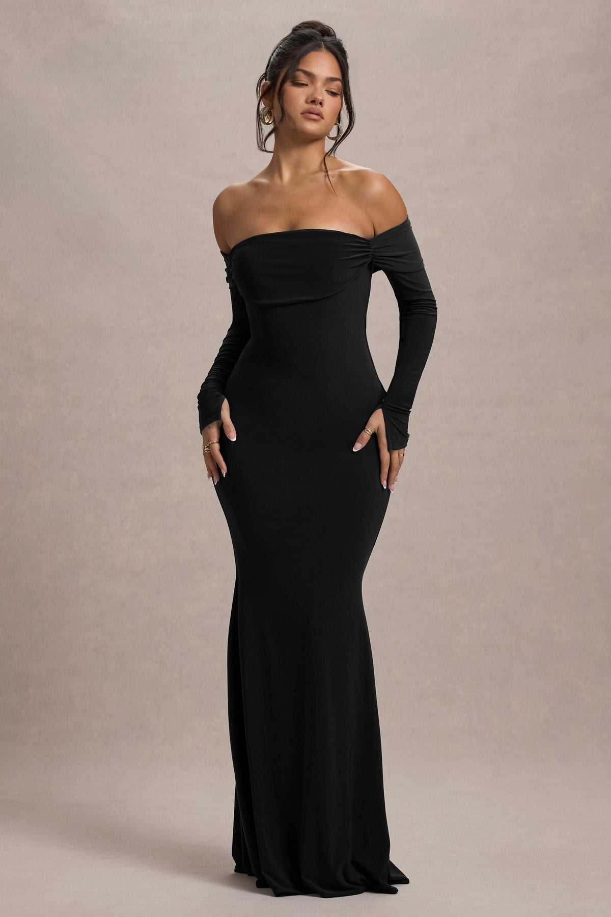 Amaia | Vestido Largo con escote bardot y mangas largas en negro