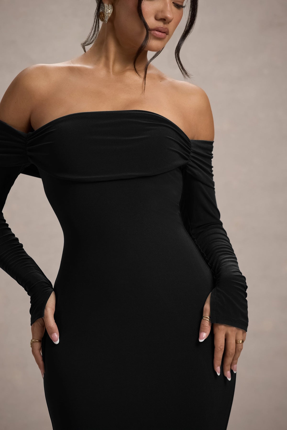 Amaia | Vestido Largo con escote bardot y mangas largas en negro