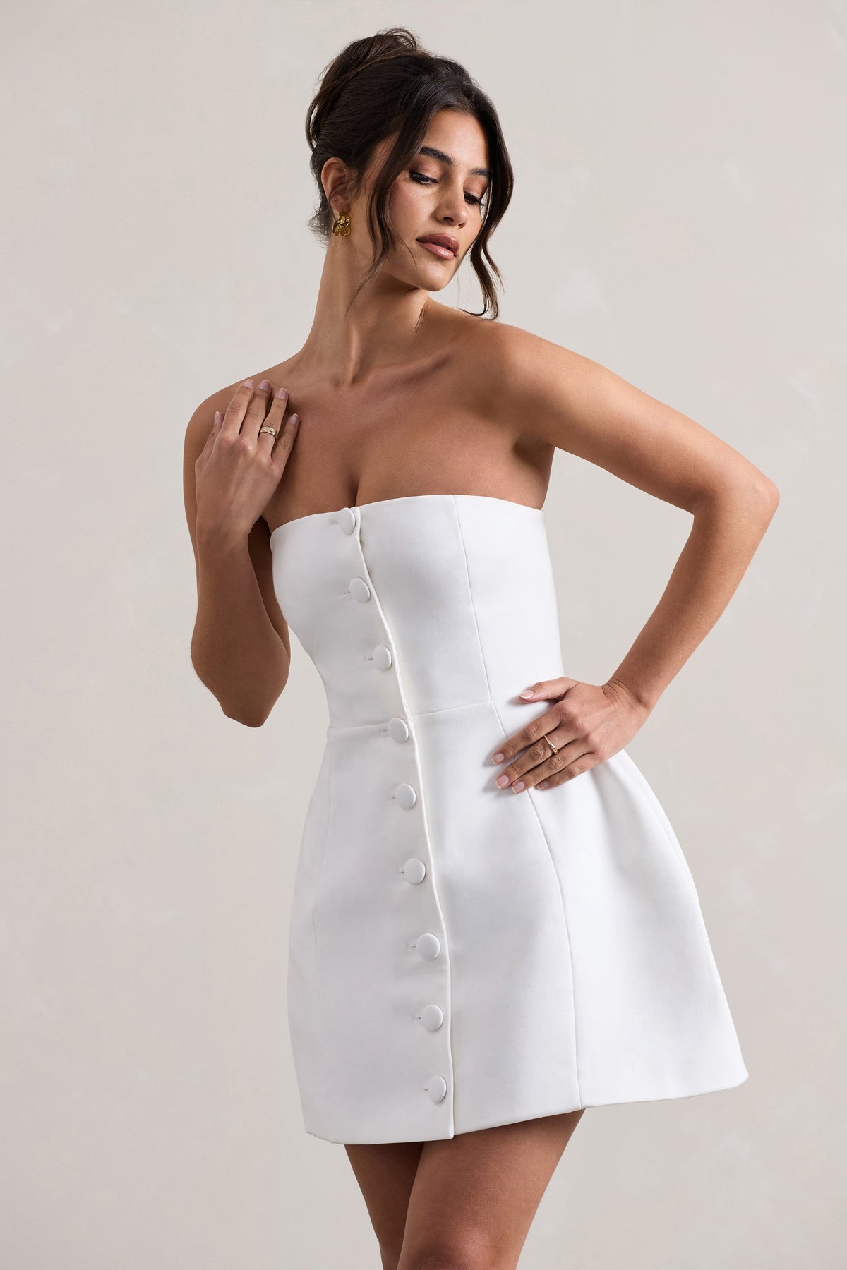 Anniston | Vestido Corto Blanco con Botones y Bandeau Ajustado