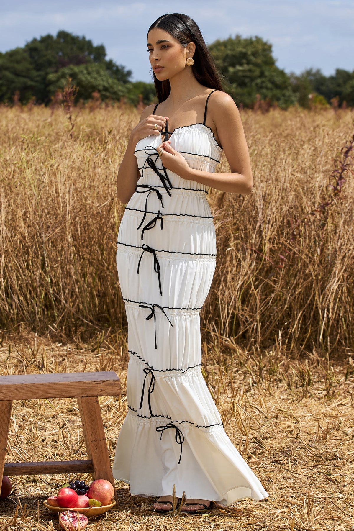 Summer Breeze | Vestido largo fruncido con tiras y capas en Blanco