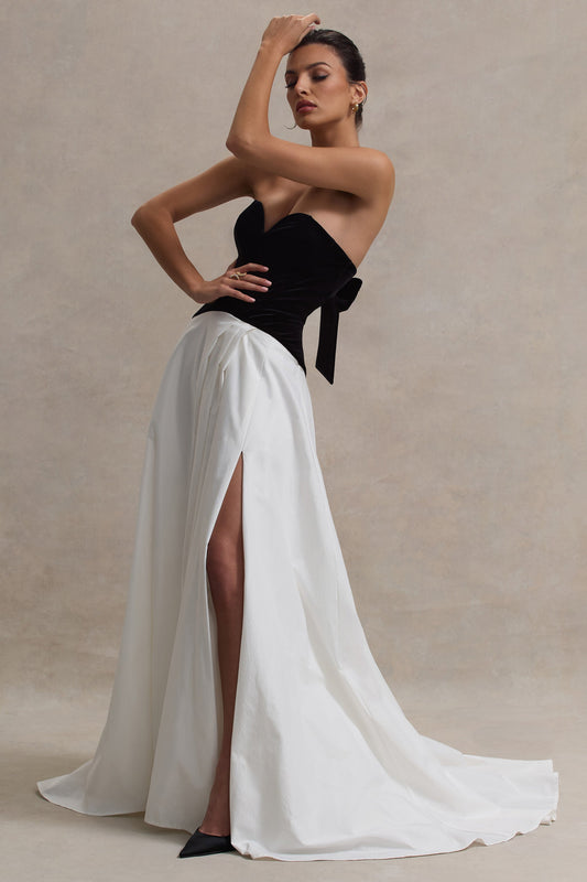 Lucienne | Vestido largo escote en forma de corazón y abertura en color negro y crema