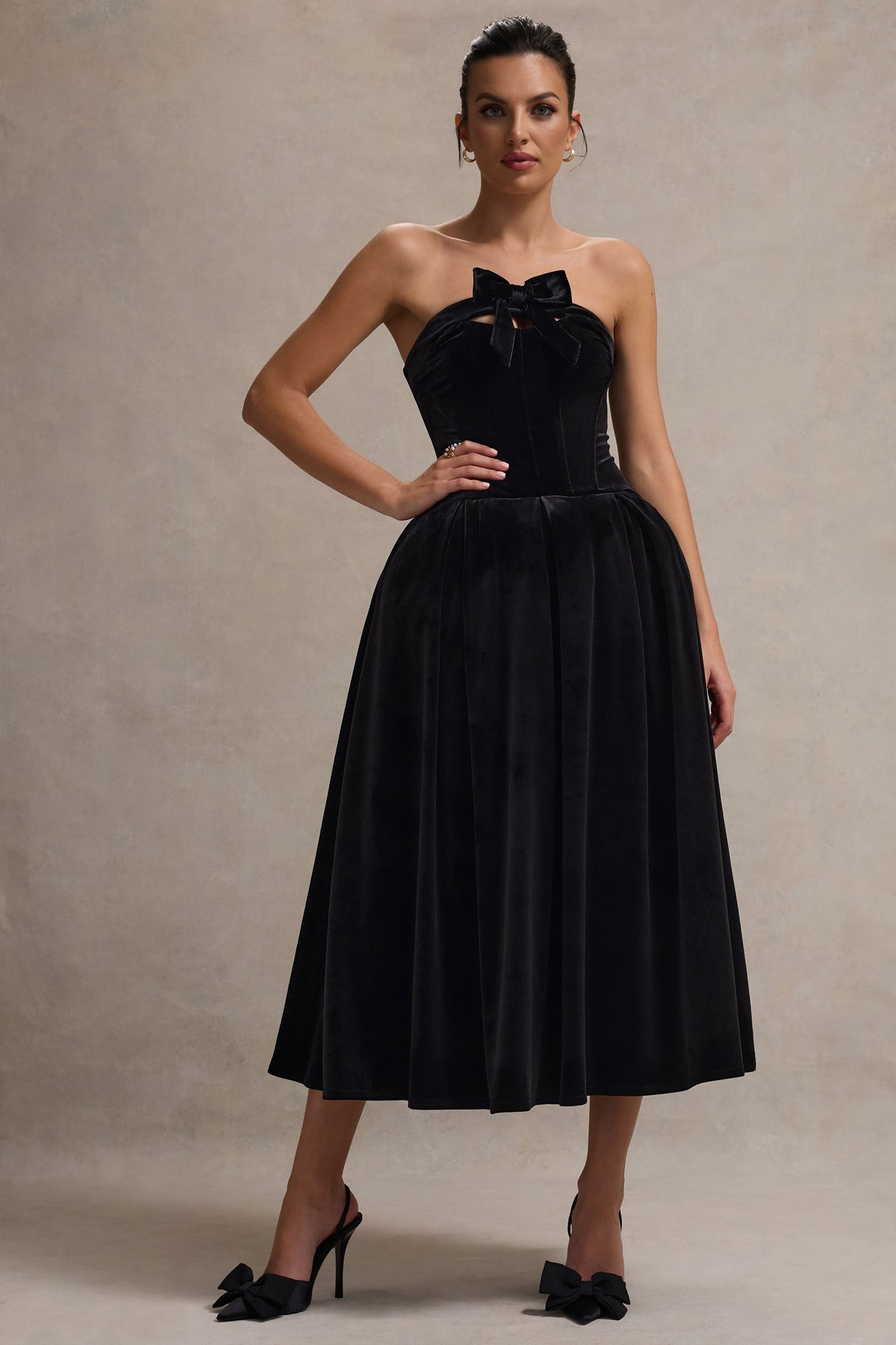 Hepburn | Vestido Midi de Terciopelo Negro Bandeau con Lazo