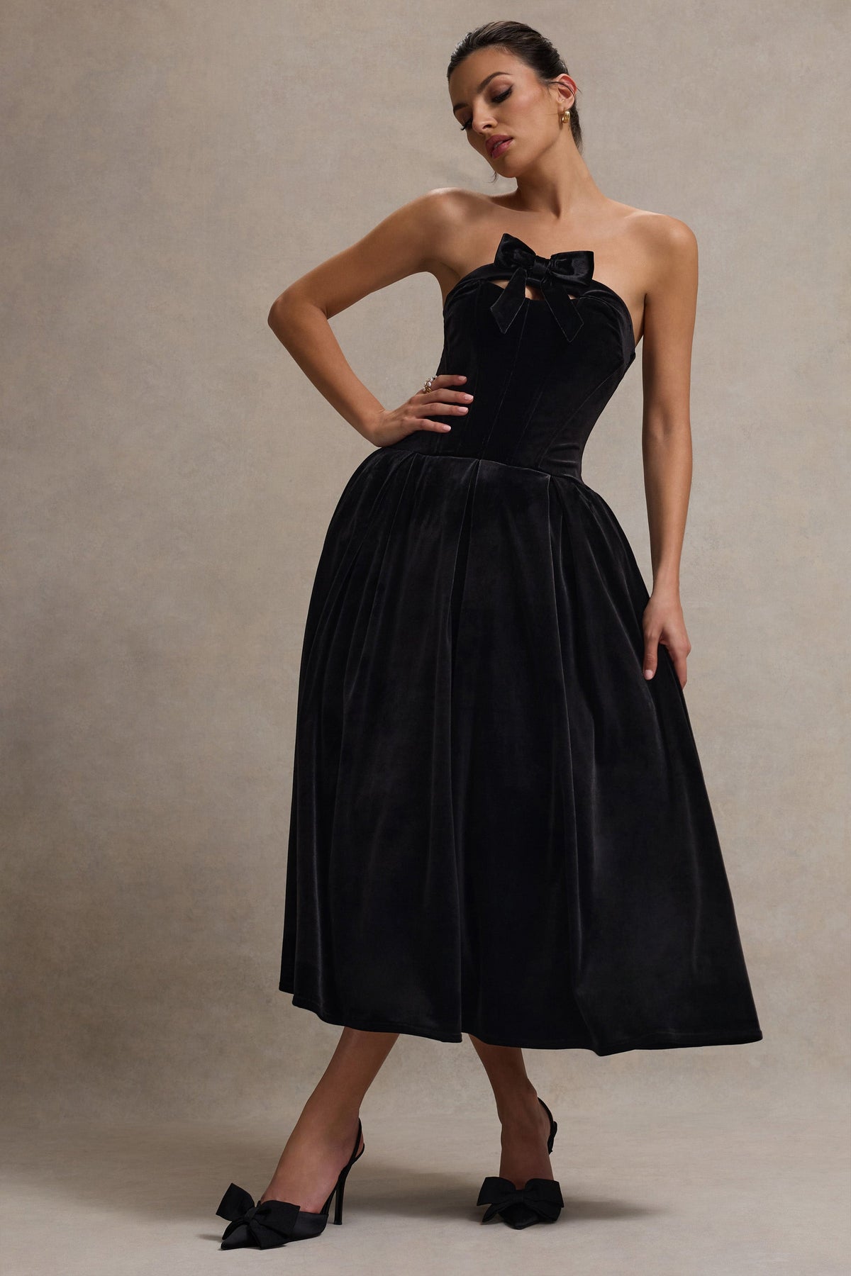 Hepburn | Vestido Midi de Terciopelo Negro Bandeau con Lazo