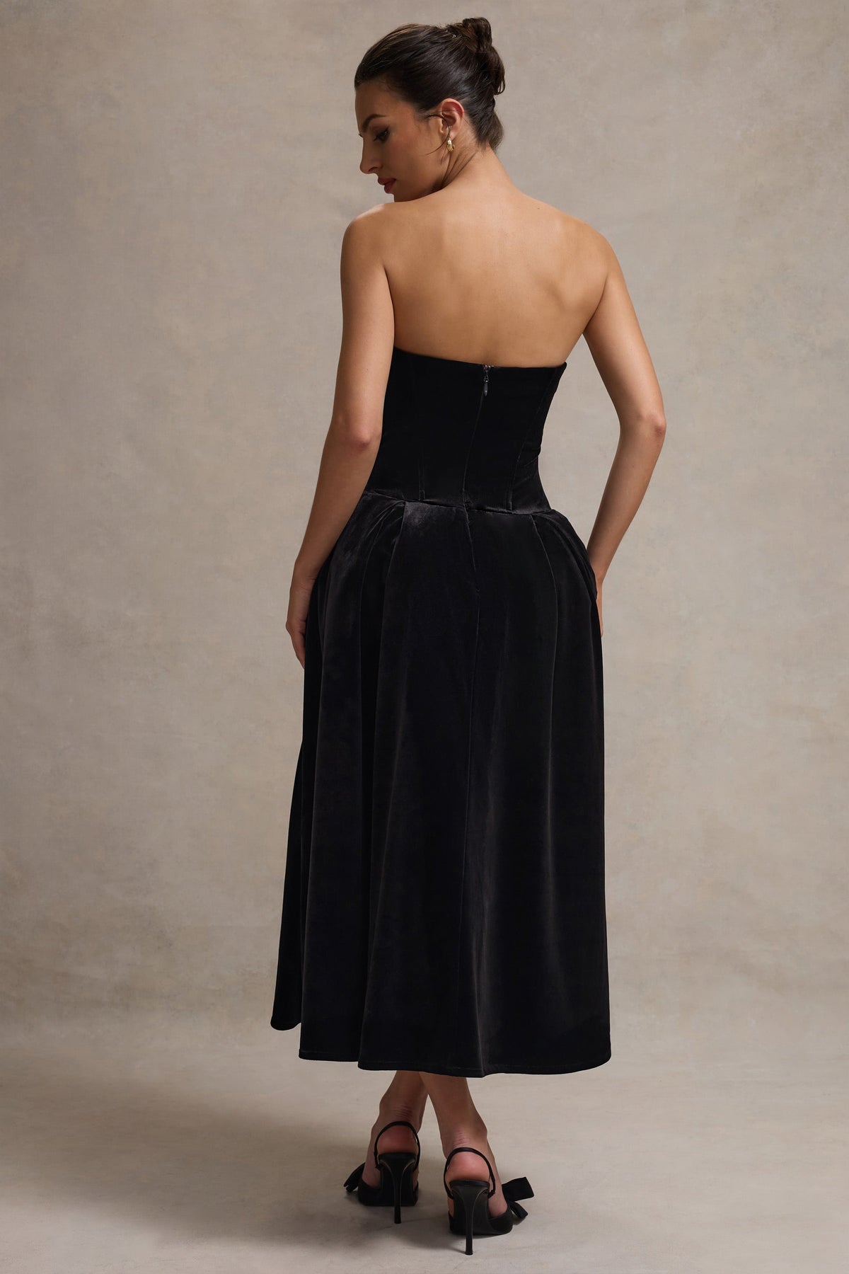 Hepburn | Vestido Midi de Terciopelo Negro Bandeau con Lazo