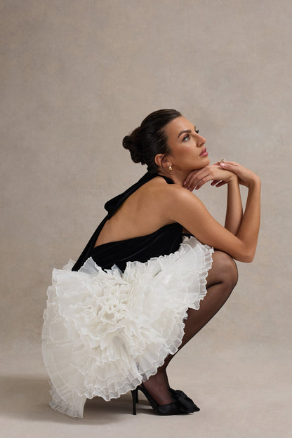 Meringue | Vestido corto  de Terciopelo Negro con Escote Pronunciado y Falda de Tul