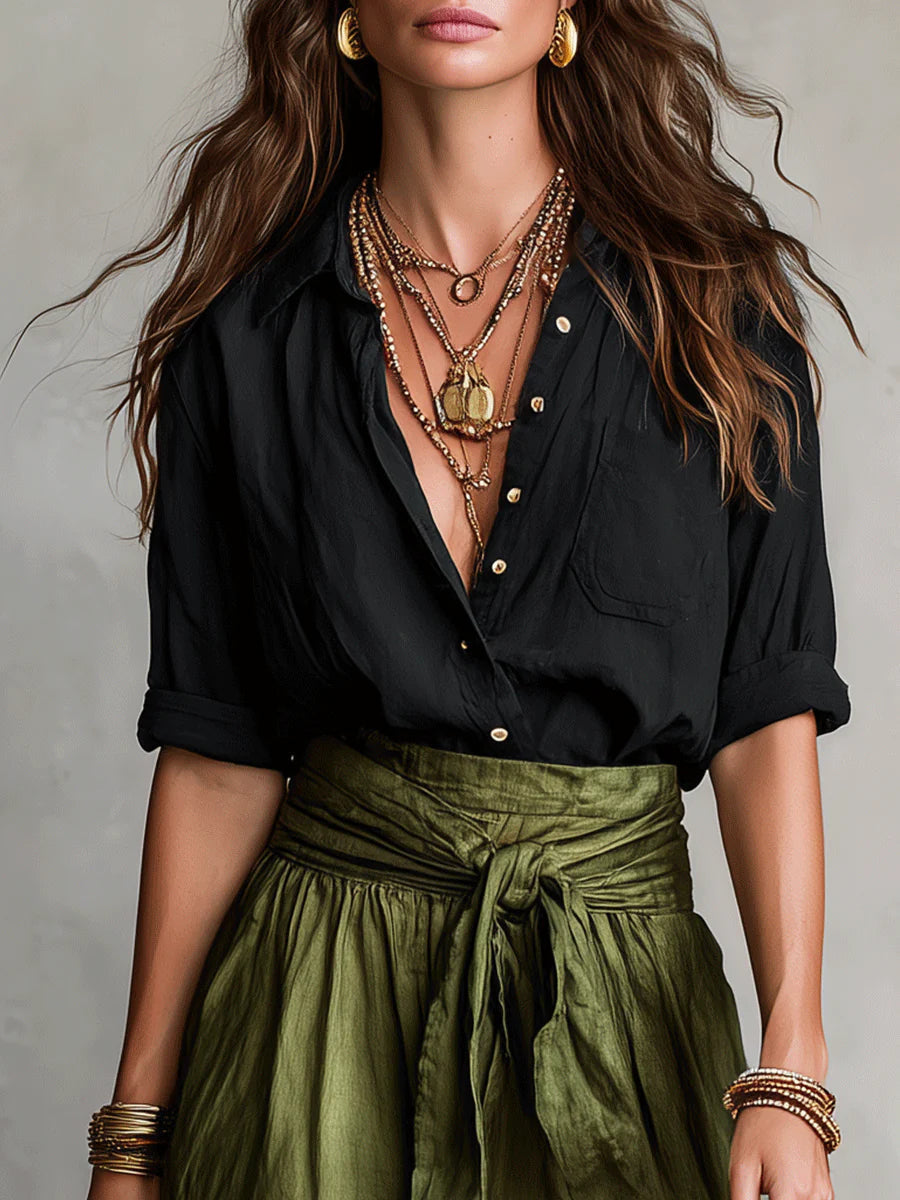 Elisa | Conjunto de Dos Piezas: Camiseta Negra y Falda Midi Verde Oliva