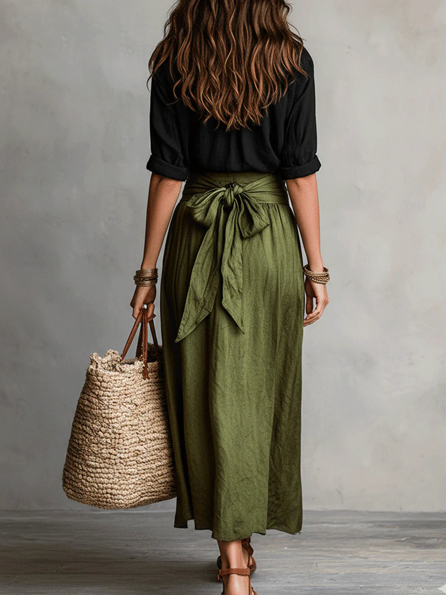 Elisa | Conjunto de Dos Piezas: Camiseta Negra y Falda Midi Verde Oliva