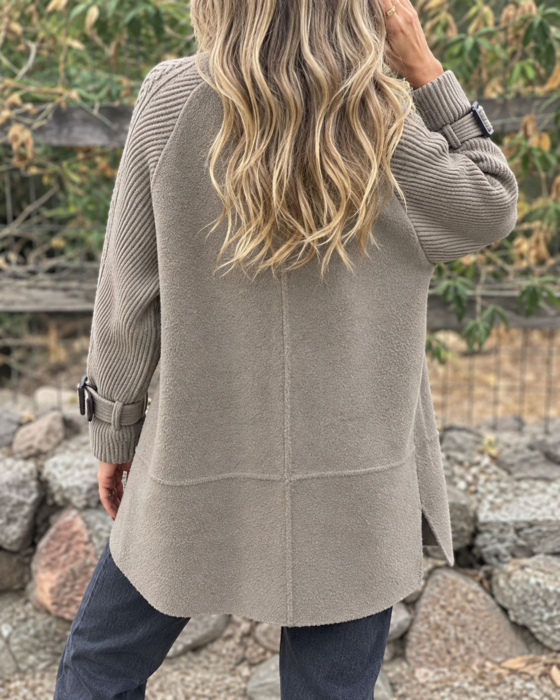Hiley™ | Abrigo Elegante Cruzado con Mangas de Punto