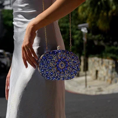 Celeste | Clutch con Strass y Detalle de Nudo