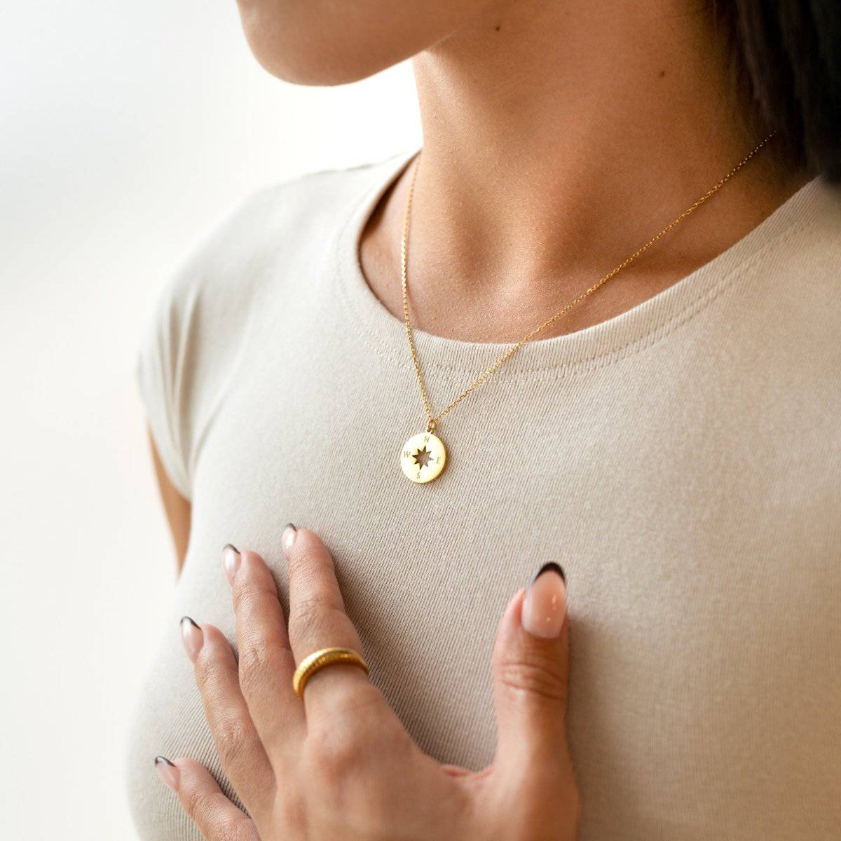 Collar Rosa de los Vientos