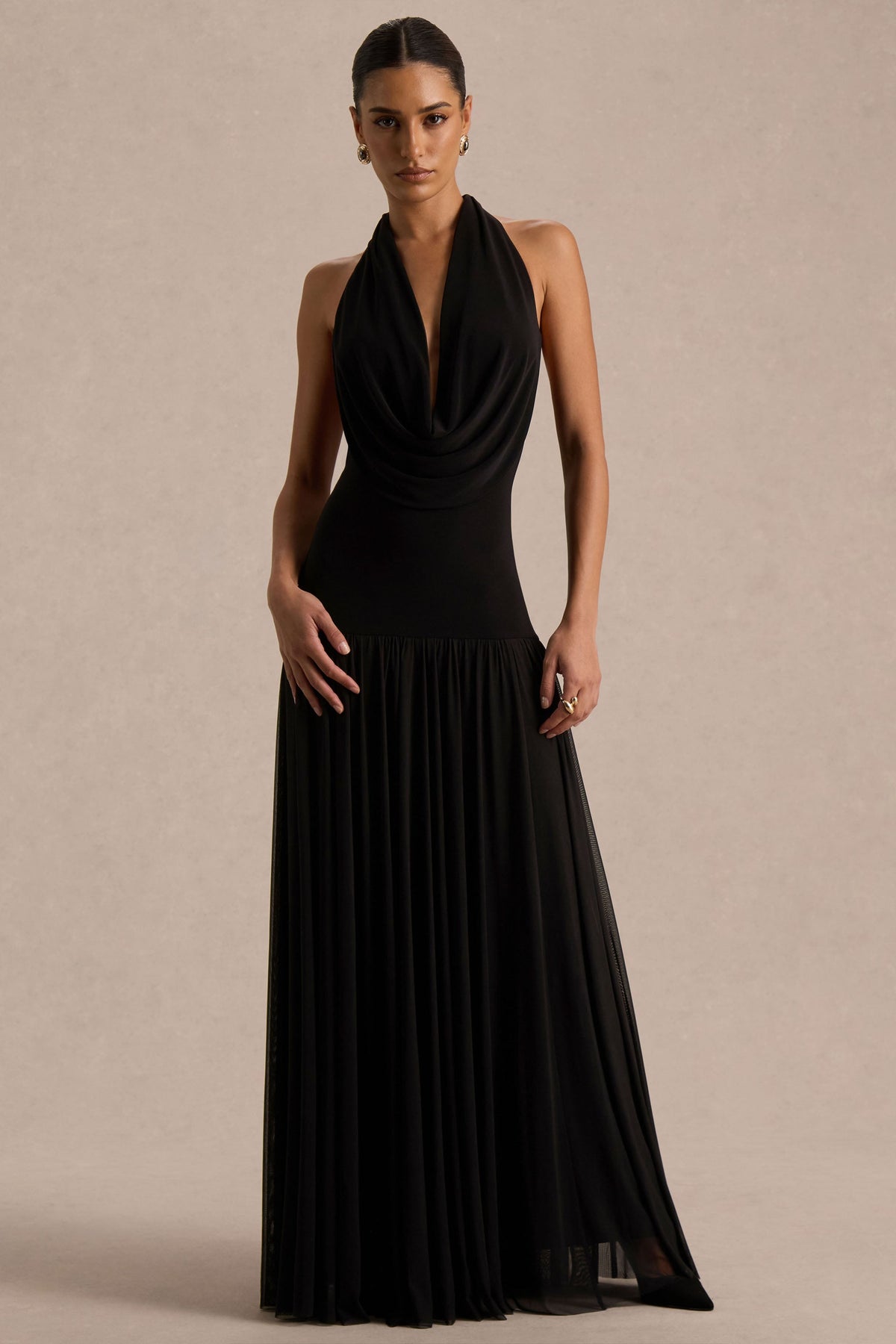 Verity | Vestido largo negro de cuello en V profundo con falda transparente
