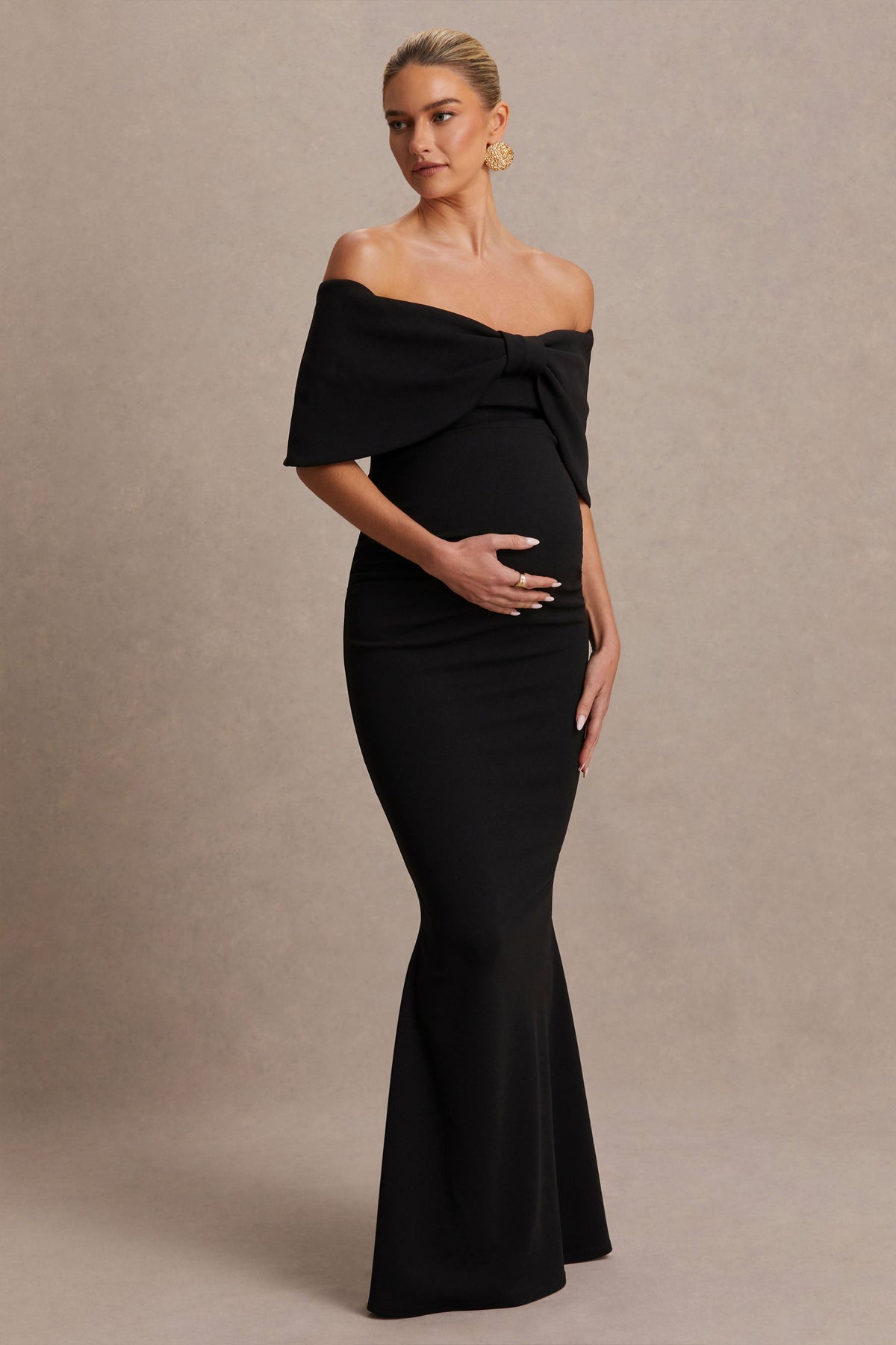 Libra | Vestido largo premamá con lazo negro y escote bardot