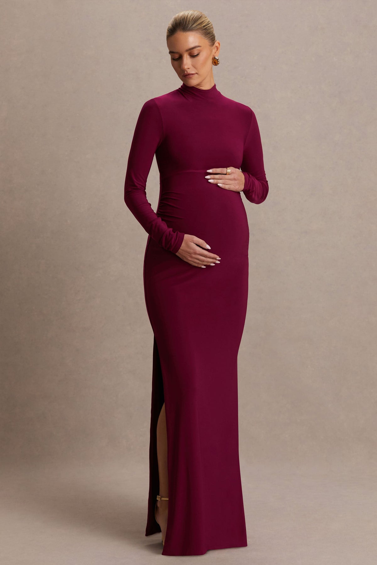 Alejandra | Vestido Largo premamá en burdeos con manga larga y escote alto