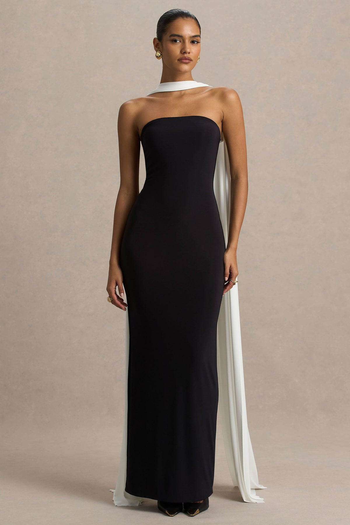 Kelilah | Vestido Largo negro y blanco con cuello bandeau y detalle de pañuelo