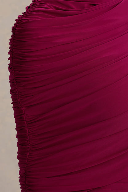 Glitz | Vestido largo en Burdeos con Escote Alto, Manga Capa y Detalles Fruncidos
