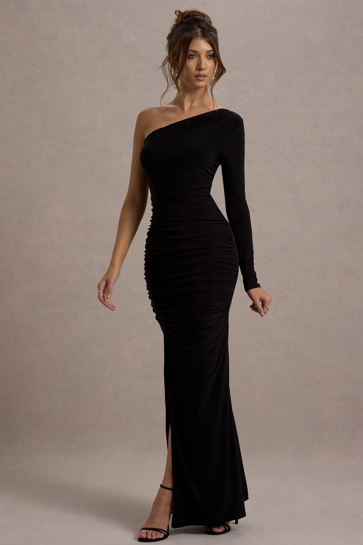 Doll | Vestido Largo negro asimétrico con una sola manga larga