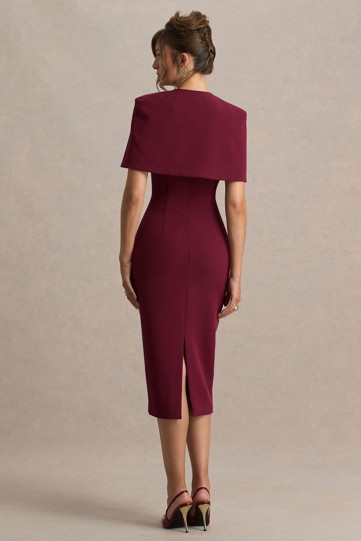 Baylor | Vestido Midi Burdeos Con Capa Corta Desmontable