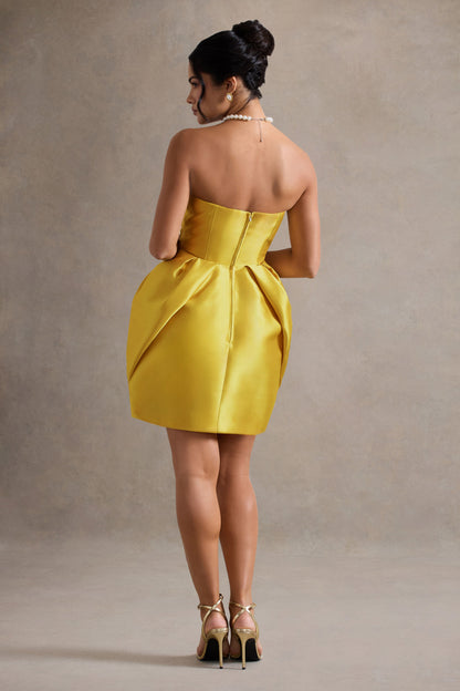 Lovebug | Vestido corto con escote y falda abullonada en color mostaza