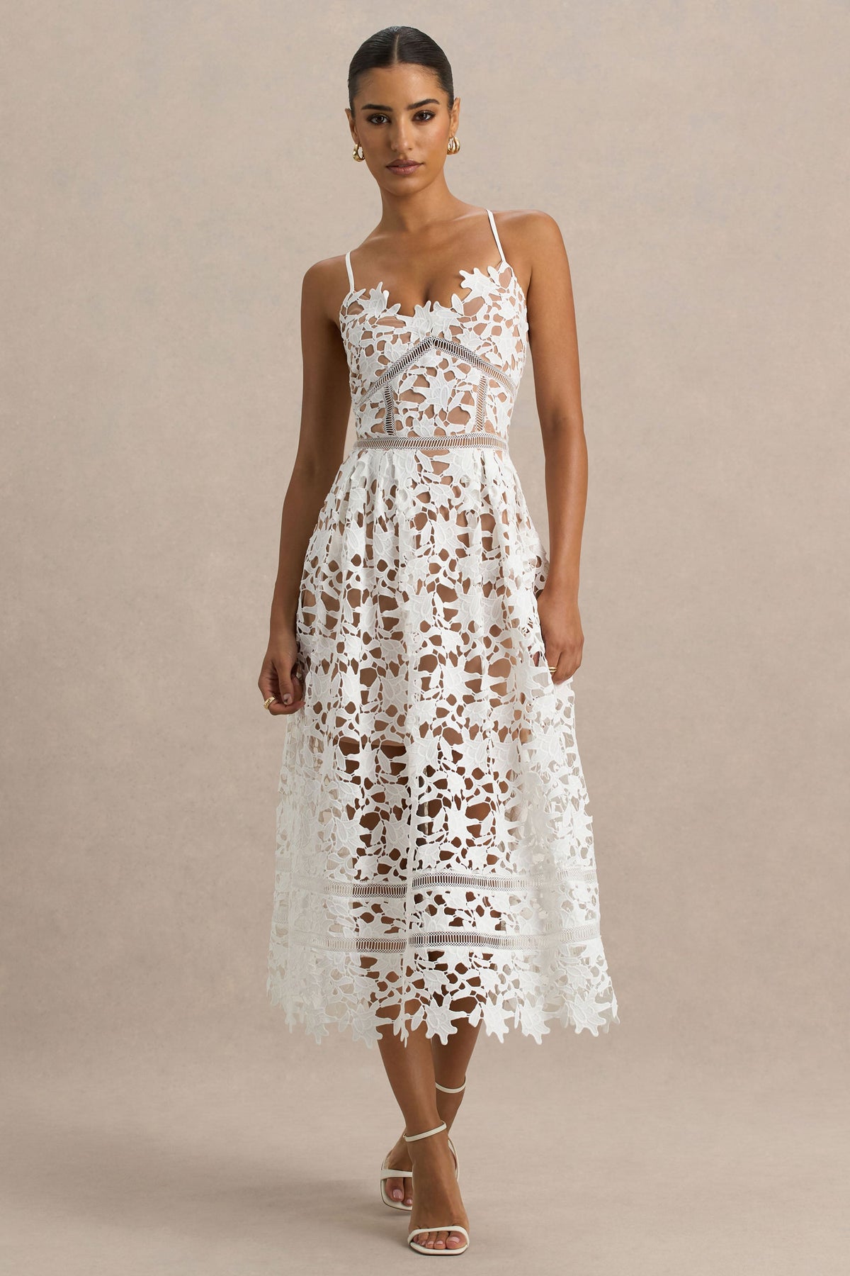 Zuri | Vestido midi blanco de encaje con escote corazón