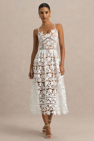 Zuri | Vestido midi blanco de encaje con escote corazón