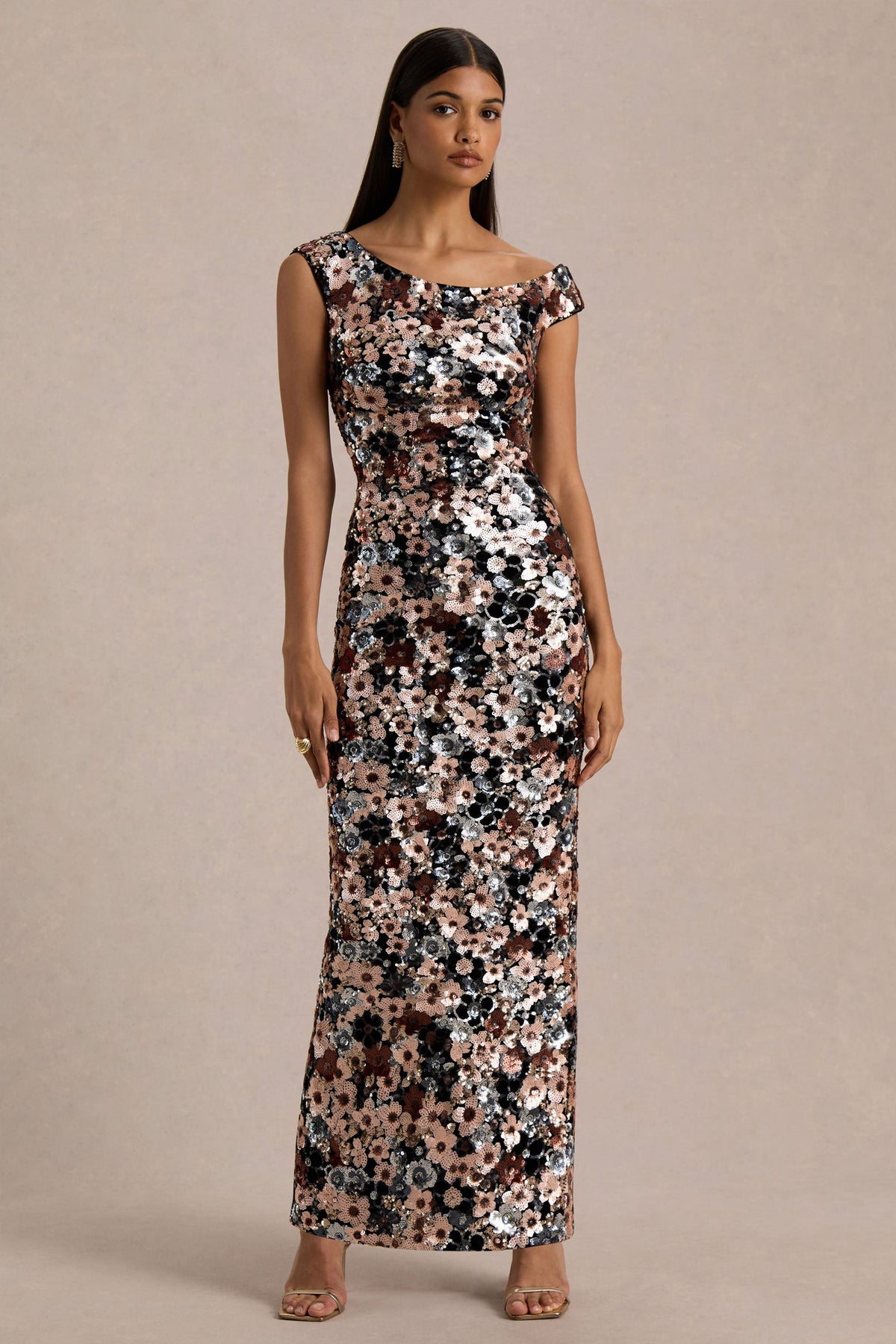 Electric | Vestido Largo de Terciopelo Negro con Lentejuelas Florales y Escote Asimétrico